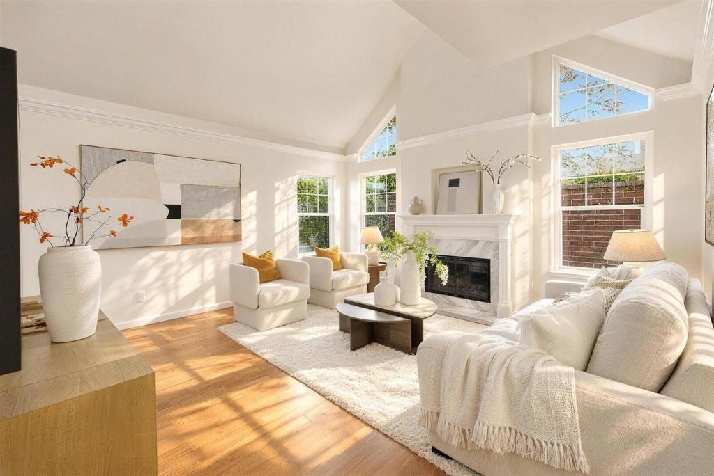 2131 Avy Avenue, Menlo Park, CA 94025