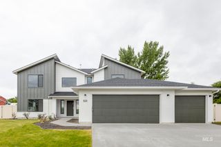 920 E Perjue Basin Dr, Nampa, ID 83686
