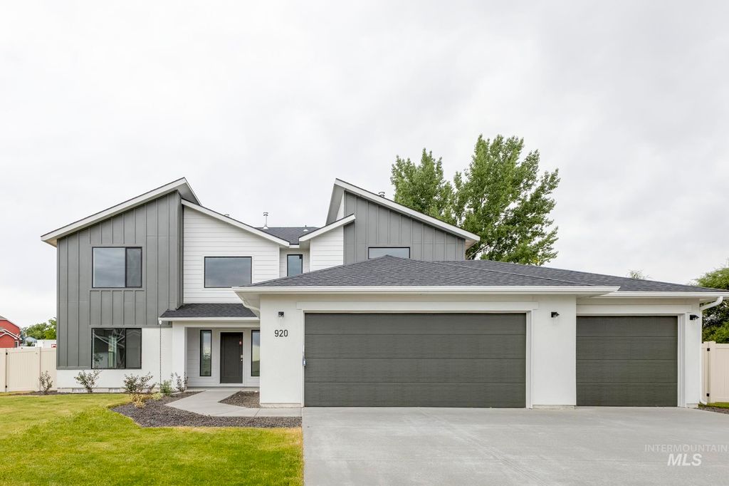 920 E Perjue Basin Dr, Nampa, ID 83686