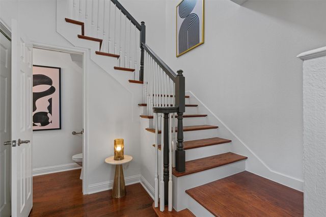 1810 Village Oak CT, Austin, TX 78704