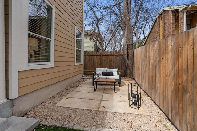 1810 Village Oak CT, Austin, TX 78704