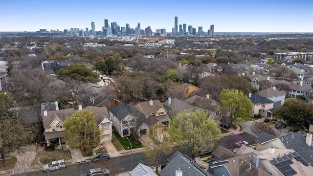 1810 Village Oak CT, Austin, TX 78704