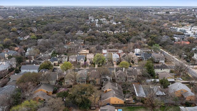 1810 Village Oak CT, Austin, TX 78704