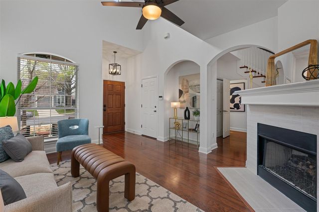 1810 Village Oak CT, Austin, TX 78704