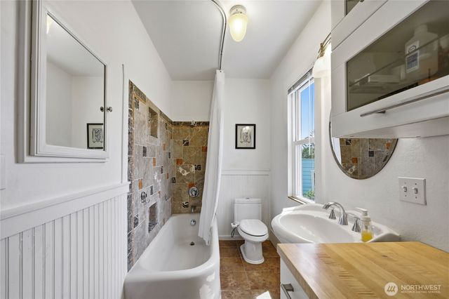 425 Walker Street, Port Townsend, WA 98368