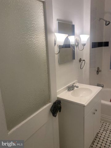 6 PEACE ST, Trenton, NJ 08608