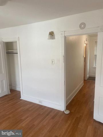 6 PEACE ST, Trenton, NJ 08608