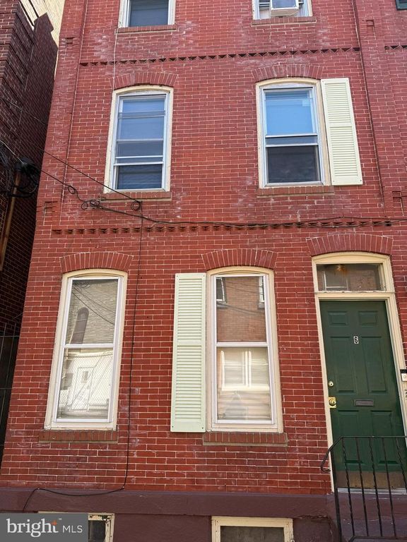 6 PEACE ST, Trenton, NJ 08608
