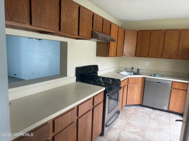 31 Citation Court, Tinton Falls, NJ 07724