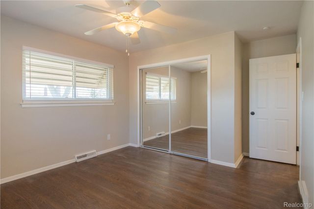 30705 Longfellow Avenue, Madison Heights, MI 48071