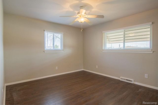 30705 Longfellow Avenue, Madison Heights, MI 48071