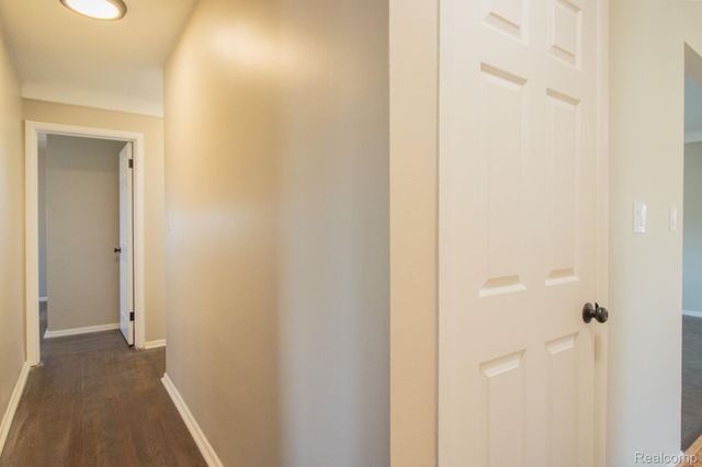 30705 Longfellow Avenue, Madison Heights, MI 48071