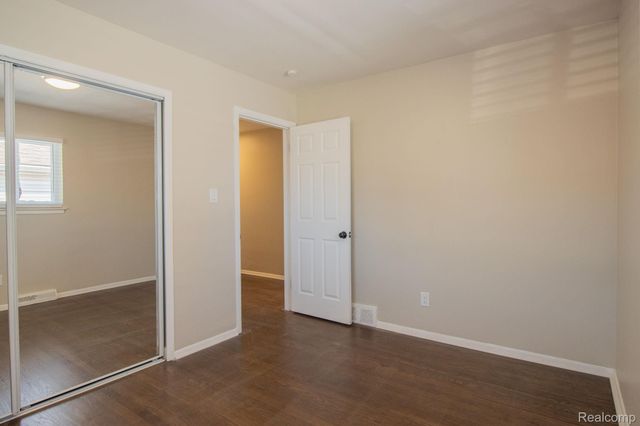 30705 Longfellow Avenue, Madison Heights, MI 48071