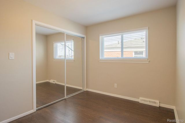 30705 Longfellow Avenue, Madison Heights, MI 48071