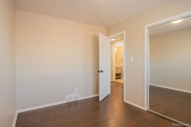 30705 Longfellow Avenue, Madison Heights, MI 48071