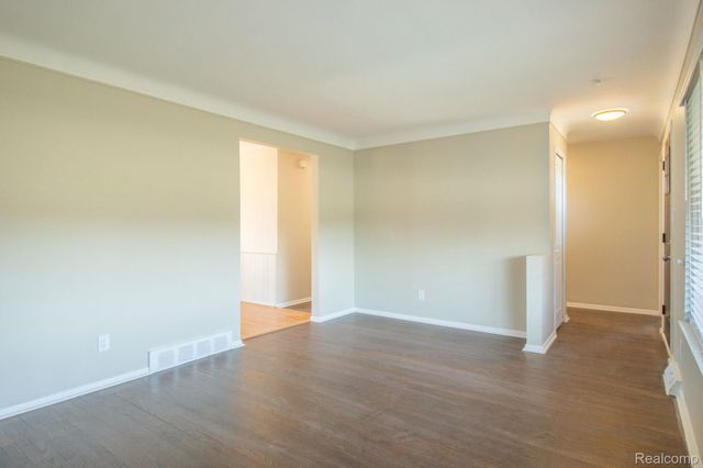 30705 Longfellow Avenue, Madison Heights, MI 48071