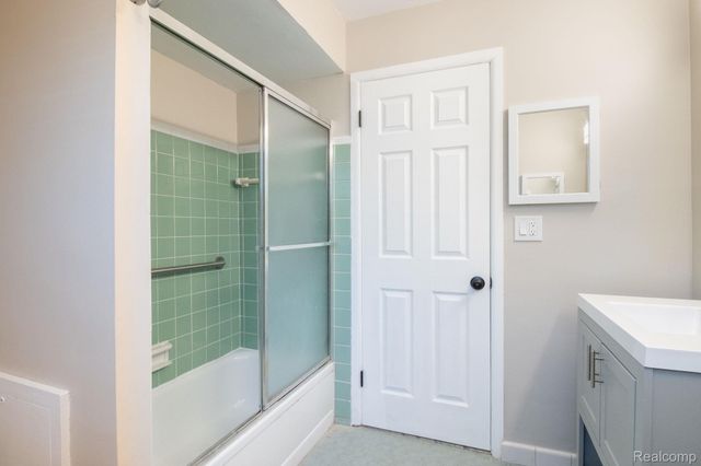 30705 Longfellow Avenue, Madison Heights, MI 48071