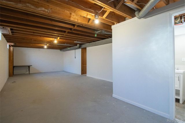 30705 Longfellow Avenue, Madison Heights, MI 48071