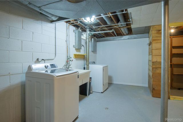 30705 Longfellow Avenue, Madison Heights, MI 48071