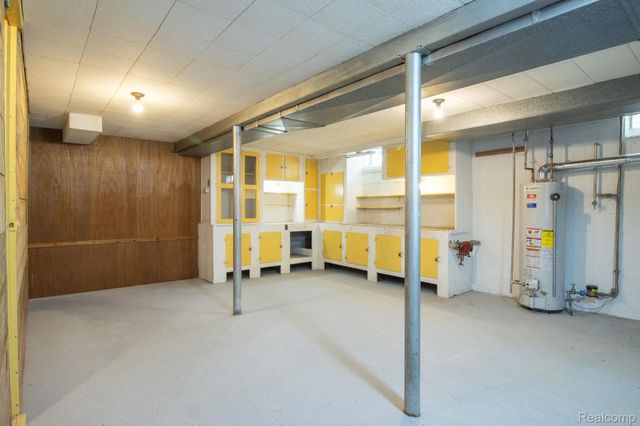 30705 Longfellow Avenue, Madison Heights, MI 48071