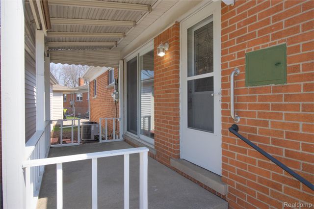 30705 Longfellow Avenue, Madison Heights, MI 48071