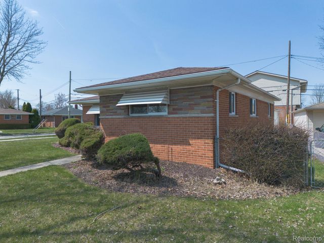 30705 Longfellow Avenue, Madison Heights, MI 48071