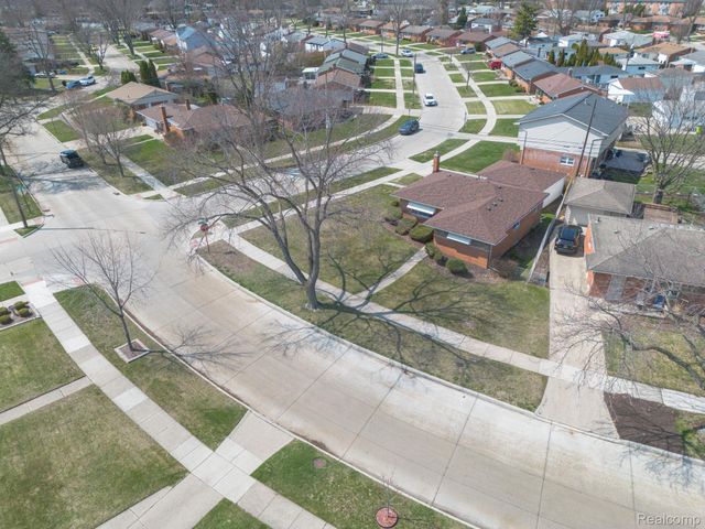 30705 Longfellow Avenue, Madison Heights, MI 48071