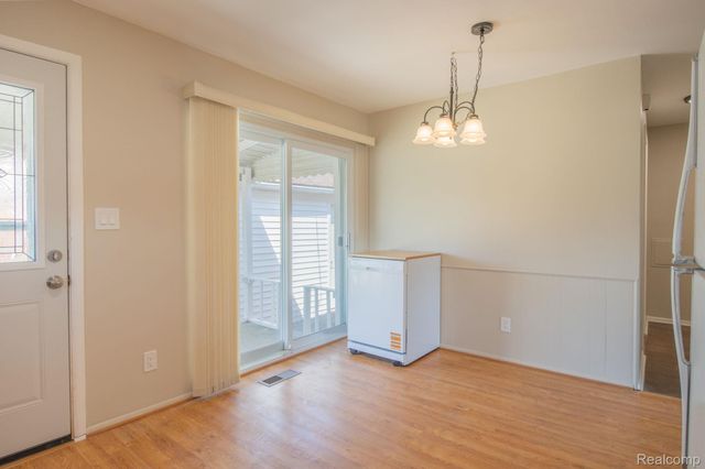 30705 Longfellow Avenue, Madison Heights, MI 48071