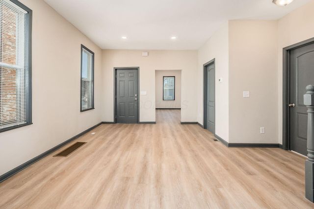 323 W Park Avenue, Columbus, OH 43223