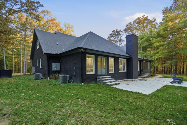 438 Deer Run Rd, Wartrace, TN 37183