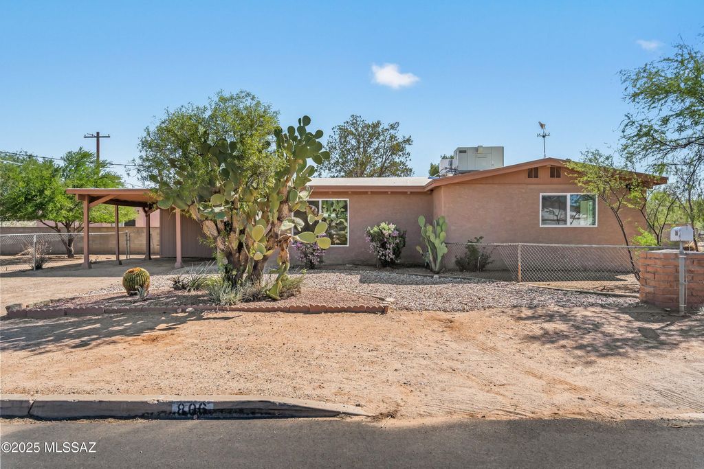 806 N Arcadia Avenue, Tucson, AZ 85711