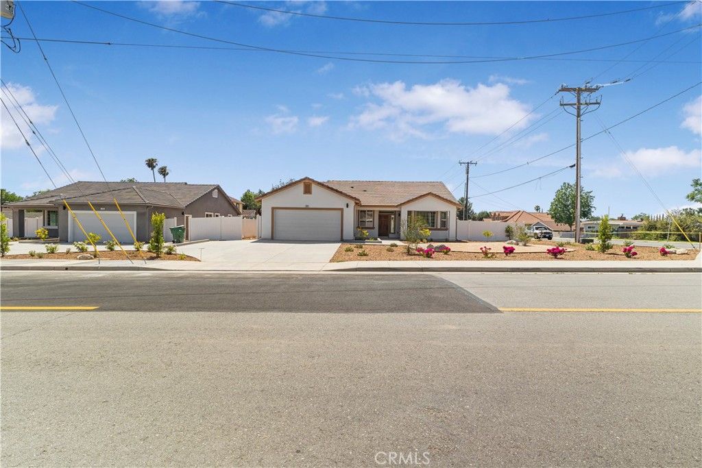 Image 12 of property listing at 595 E 12th, Beaumont, CA 92223