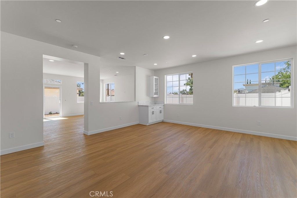 Image 21 of property listing at 595 E 12th, Beaumont, CA 92223