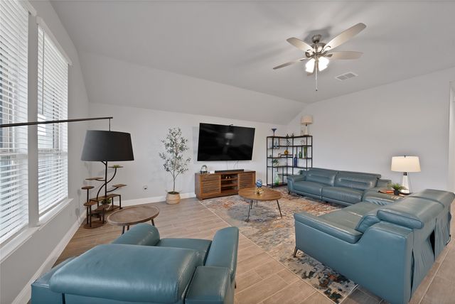 1066 Fleetwood Drive, Justin, TX 76247