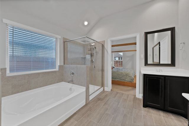 1066 Fleetwood Drive, Justin, TX 76247