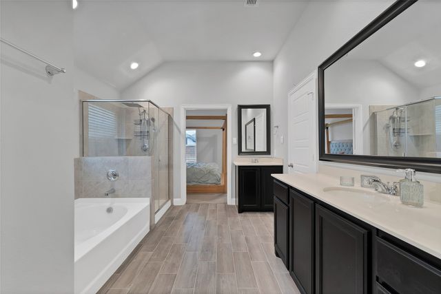 1066 Fleetwood Drive, Justin, TX 76247