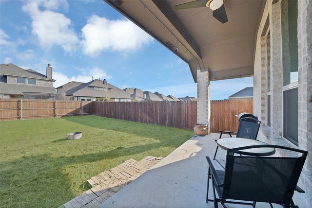 1066 Fleetwood Drive, Justin, TX 76247