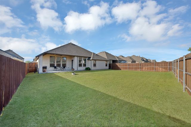 1066 Fleetwood Drive, Justin, TX 76247