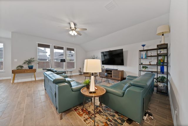 1066 Fleetwood Drive, Justin, TX 76247