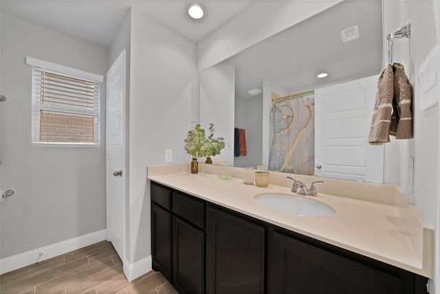1066 Fleetwood Drive, Justin, TX 76247