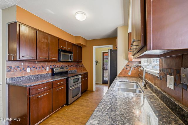 6613 Escondido Drive B, El Paso, TX 79912