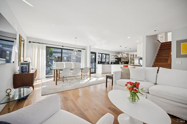 282 Riviera Dr, San Rafael, CA 94901