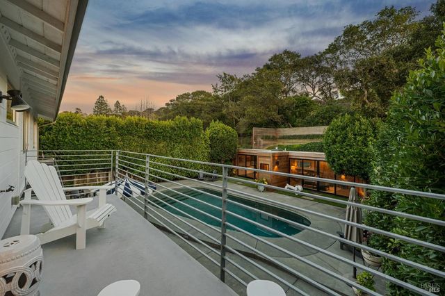 282 Riviera Dr, San Rafael, CA 94901