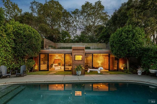 282 Riviera Dr, San Rafael, CA 94901