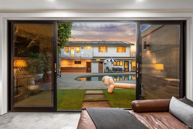 282 Riviera Dr, San Rafael, CA 94901