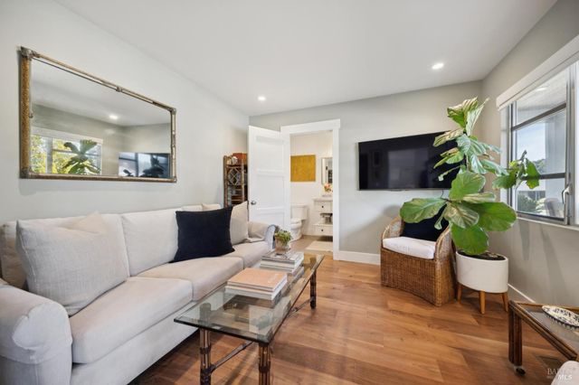 282 Riviera Dr, San Rafael, CA 94901