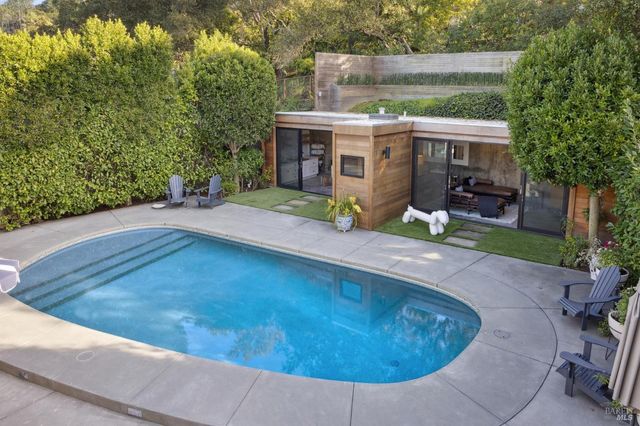 282 Riviera Dr, San Rafael, CA 94901