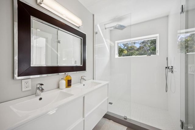 282 Riviera Dr, San Rafael, CA 94901