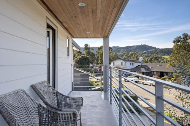 282 Riviera Dr, San Rafael, CA 94901