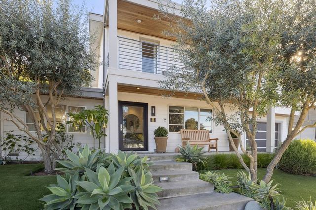 282 Riviera Dr, San Rafael, CA 94901